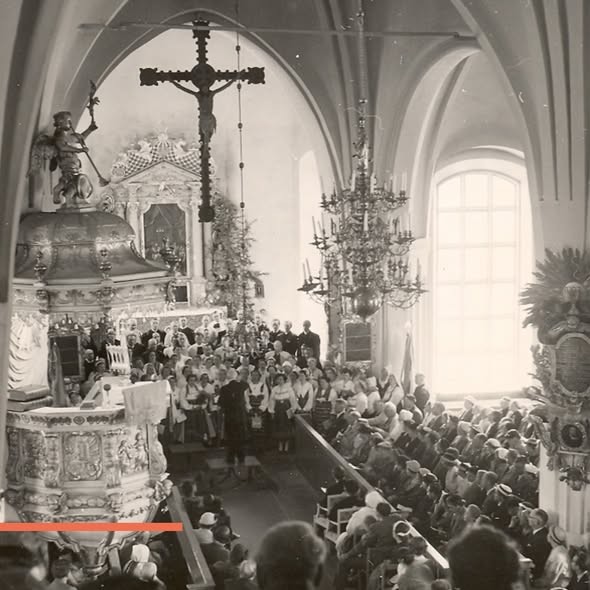 Historic photograph of a choir singing in a Swedish church